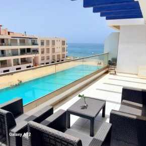 Superbe appartement ,bord de mer avec piscine